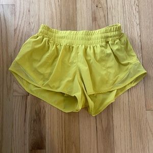 Lululemon Hotty Hot shorts 2.5”
